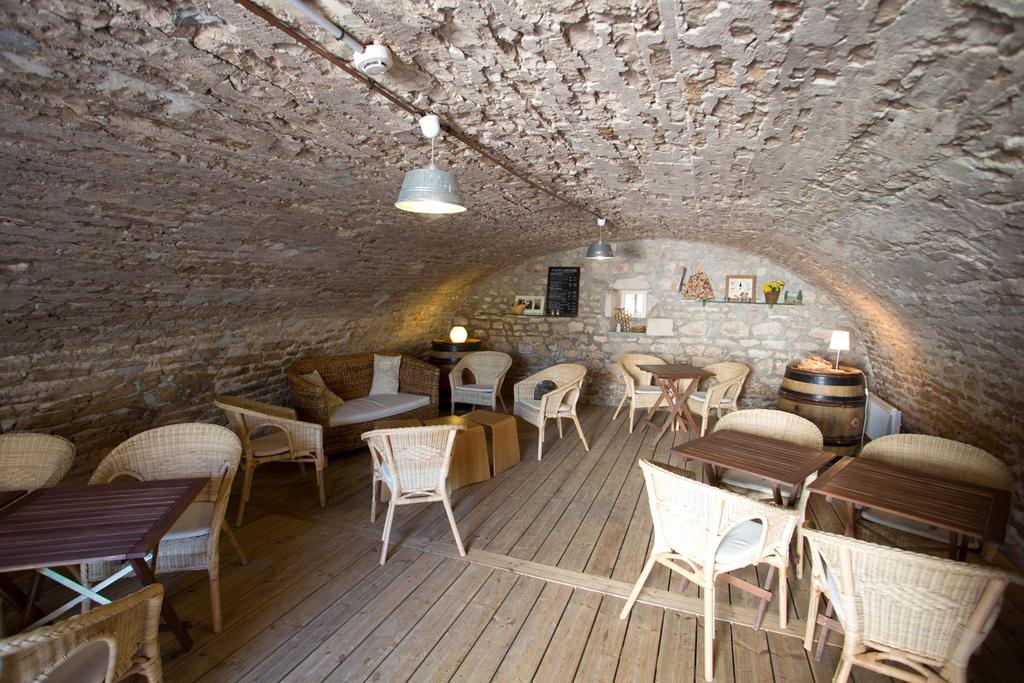Hotel L'Oree Des Vignes Gilly-lès-Cîteaux Buitenkant foto